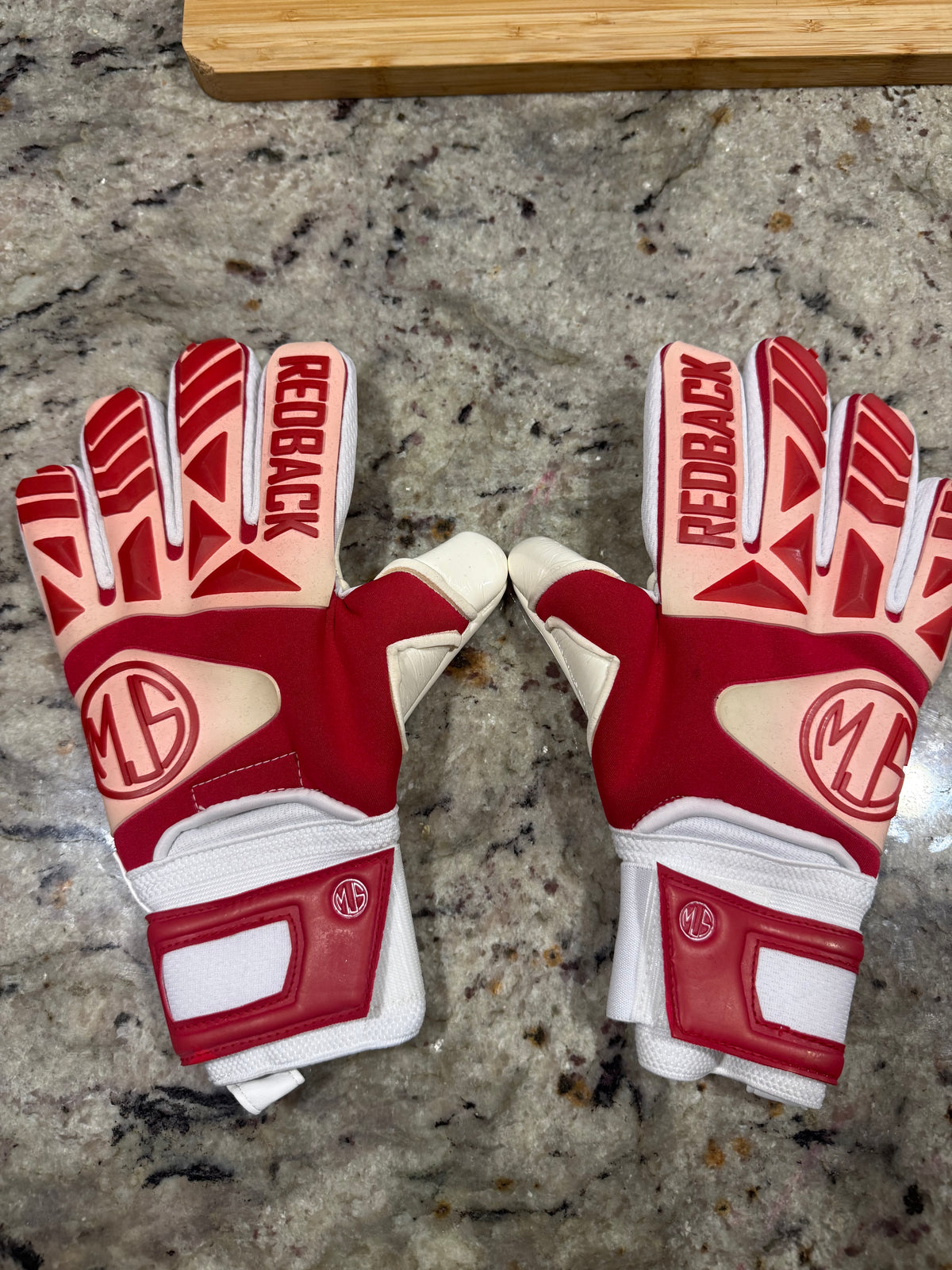 Clearance Size 8 Redback White